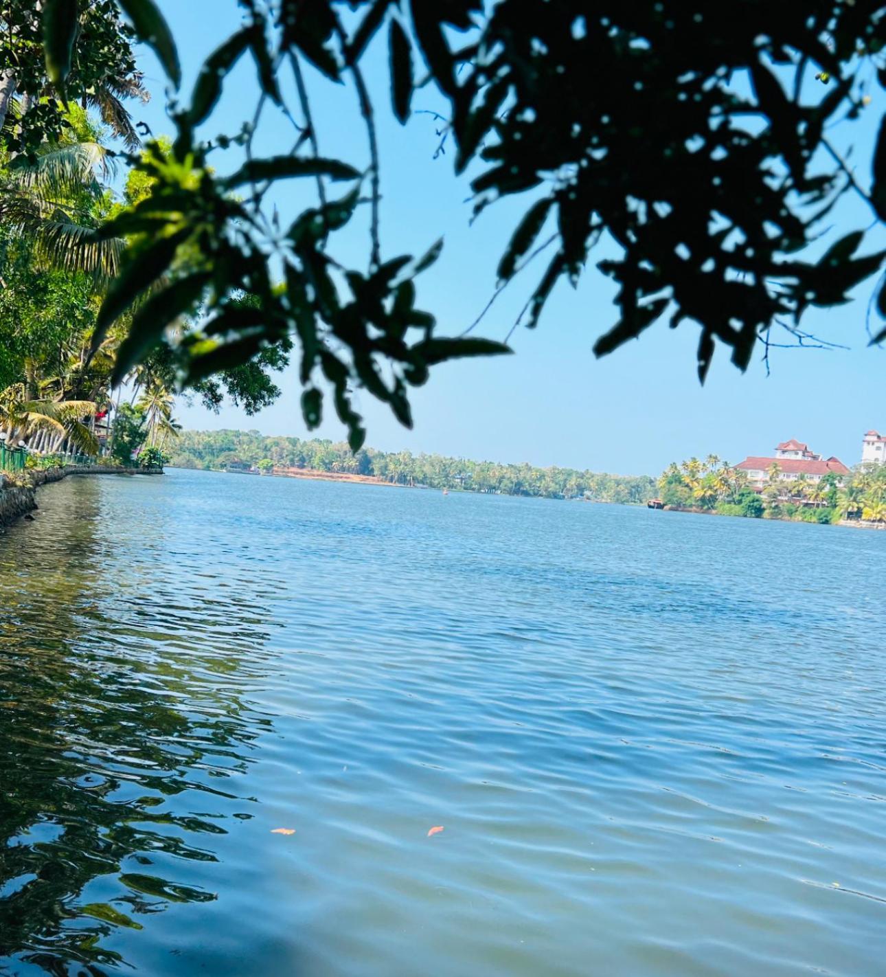 Bed and Breakfast Jaladarshini Lakeside Gardens Kollam Exterior foto